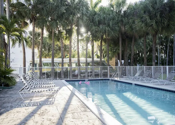 Smart 2Br In Miami River Inn By Sonder